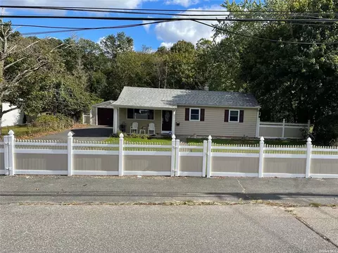 219 Norma Ave, West Islip, NY 11795