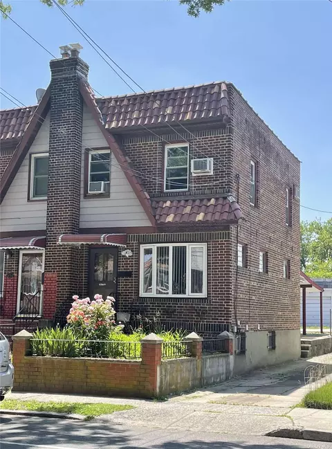 147-52 Hoover Ave, Briarwood, NY 11435