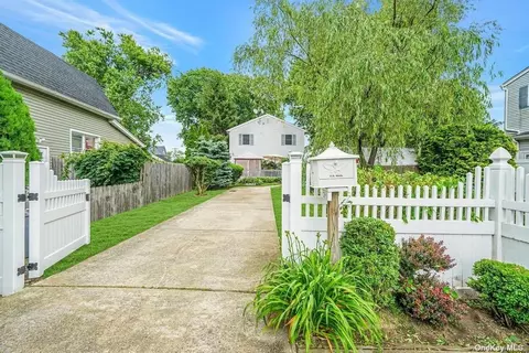 2927 Bayview Ave, Baldwin, NY 11510