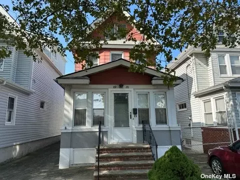 89-20 118th St, Richmond Hill, NY 11418