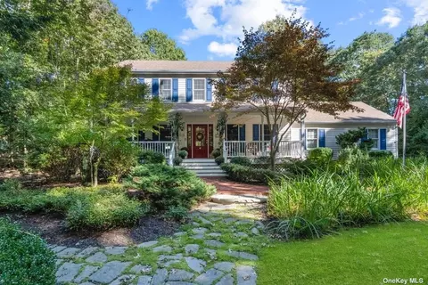 257 Weeks Ave, Manorville, NY 11949