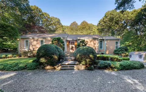 6 Gabriel Mills Rd, Wading River, NY 11792
