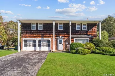 1 Seaver Ct, Smithtown, NY 11787
