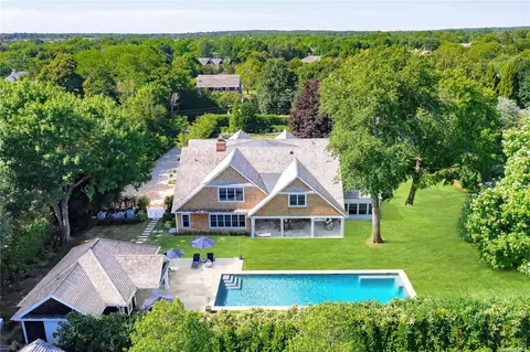 40 Barnhart, Southampton, NY 11968