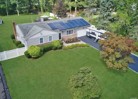 158 Macarthur Blvd, Hauppauge, NY 11788