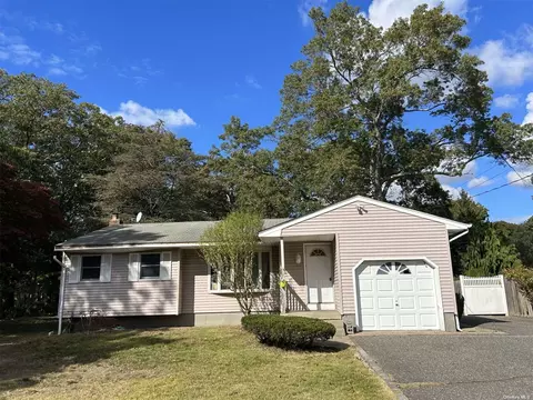 245 Jamaica Ave, Medford, NY 11763