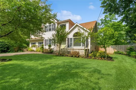 24 Wessel Ln, Medford, NY 11763
