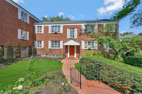 425 W Main St #91 B, Huntington, NY 11743
