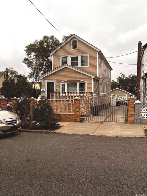 121-44 Lucas St, Springfield Gardens, NY 11413