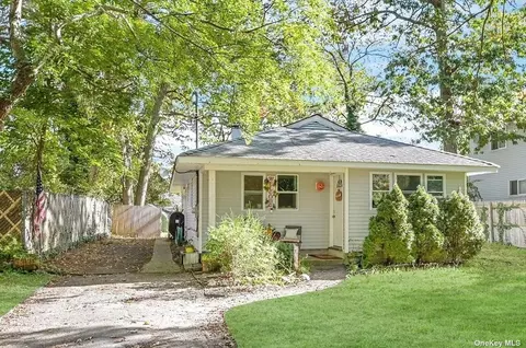 279 Cypress Dr, Mastic Beach, NY 11951
