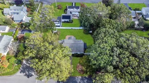 105 Elliot Ave, Lake Grove, NY 11755