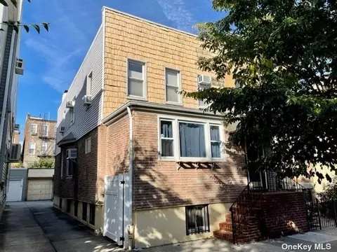72-22 66th St, Glendale, NY 11385