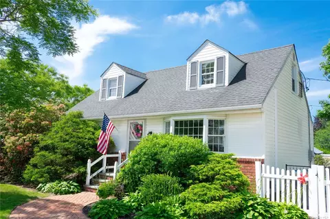 20 Cheshire Rd, Bethpage, NY 11714