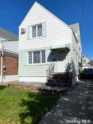 90-35 210th Pl, Queens Village, NY 11428