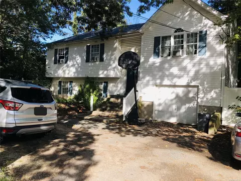 71 Barton Ave, Patchogue, NY 11772