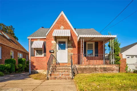 111 Casper St, Valley Stream, NY 11580