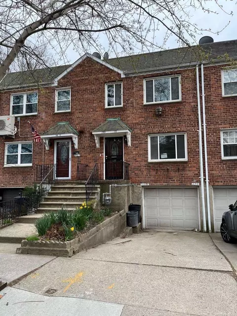 190-10 39th Ave, Flushing, NY 11358