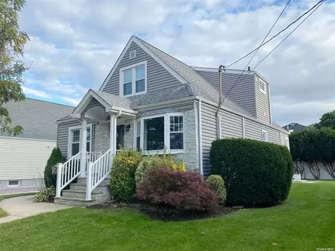 1406 Lincoln Ave, New Hyde Park, NY 11040
