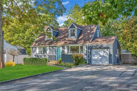 1242 Minerva Ave, West Islip, NY 11795