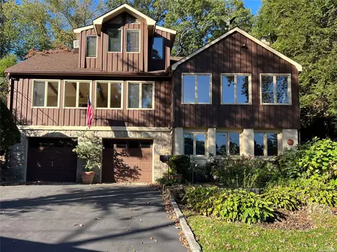 6 Cedar Ln, Glen Head, NY 11545