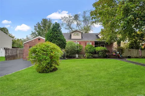 304 Marlin St, Dix Hills, NY 11746