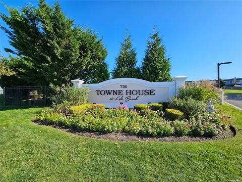 750 Lido Blvd #85A, Lido Beach, NY 11561
