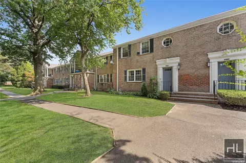 224-54 Horace Harding #637, Oakland Gardens, NY 11364