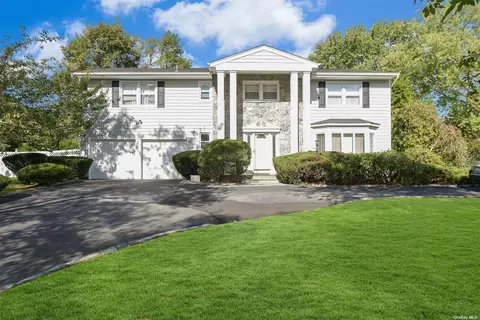 38 Kinsella St, Dix Hills, NY 11746