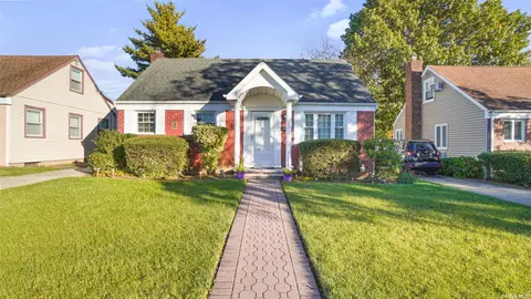 164 Sterling Rd, Elmont, NY 11003