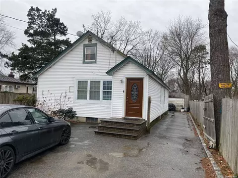 6 Islip Ave, Brentwood, NY 11717