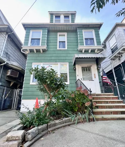 89-14 88th Ave, Woodhaven, NY 11421