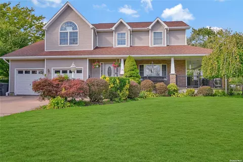 30 Baywood Ct, Baiting Hollow, NY 11933