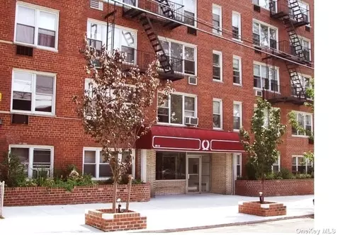 50-15 39th St #4F, Sunnyside, NY 11104