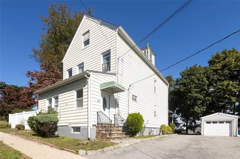 16 Staunton St, Yonkers, NY 10704