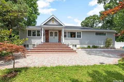 1 Somerset St, Centereach, NY 11720