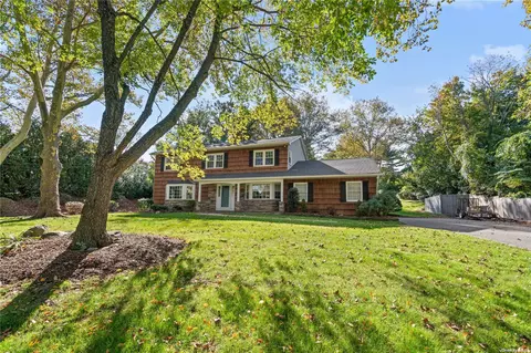 51 Dunlop Rd #A, Huntington, NY 11743
