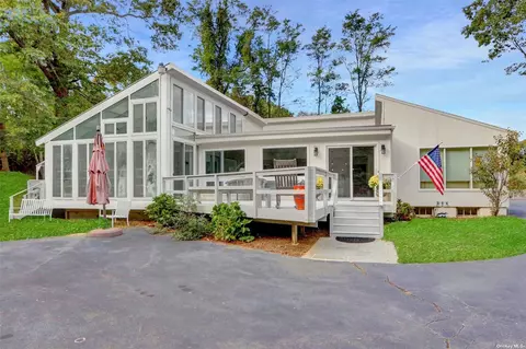 35 S Harbor Rd, Northport, NY 11768
