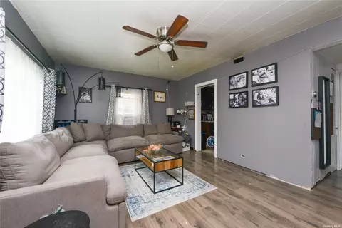 47-11 164 St, Flushing, NY 11358