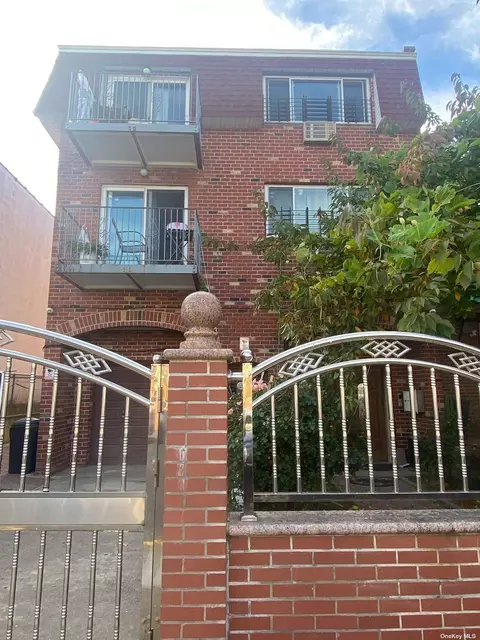30-26 86th St, East Elmhurst, NY 11369