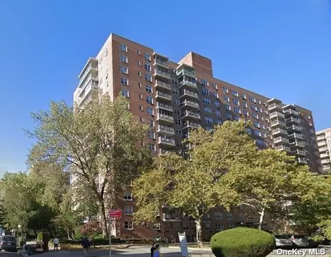 4255 Colden St #15S, Flushing, NY 11355