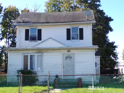 220-02 133rd Ave, Springfield Gardens, NY 11413