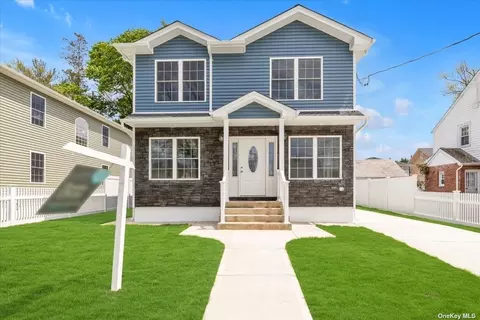 116 Belmont Pkwy, Hempstead, NY 11550