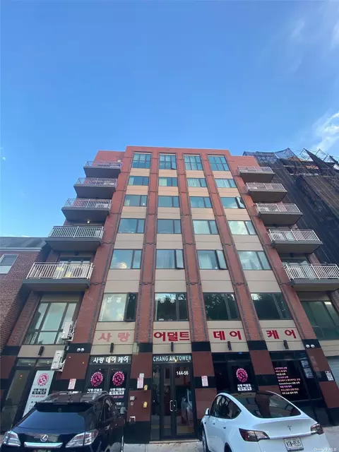 144-56 Roosevelt Ave #4D, Flushing, NY 11354