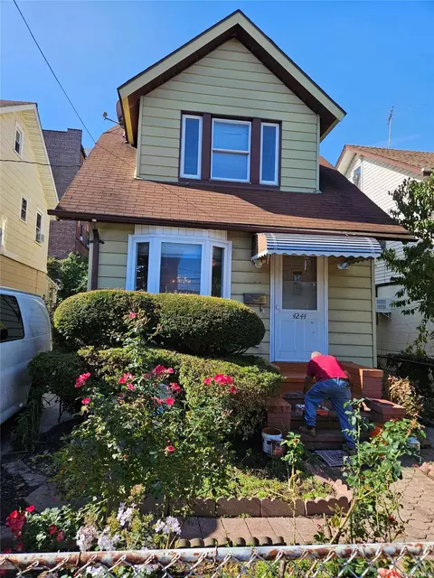 42-44 156th St, Flushing, NY 11355