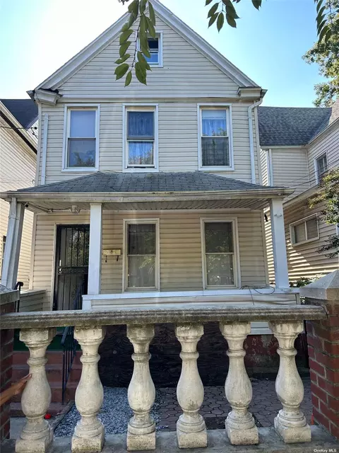 106-48 Waltham St, Jamaica, NY 11435