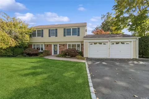 10 Manor Ln, Stony Brook, NY 11790