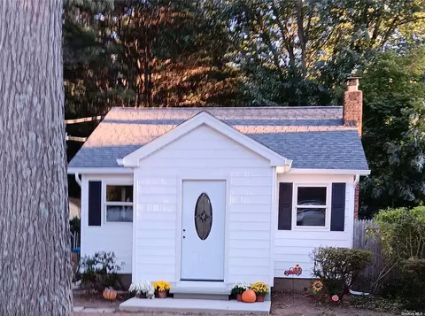 238 Long Island Ave, Holtsville, NY 11742