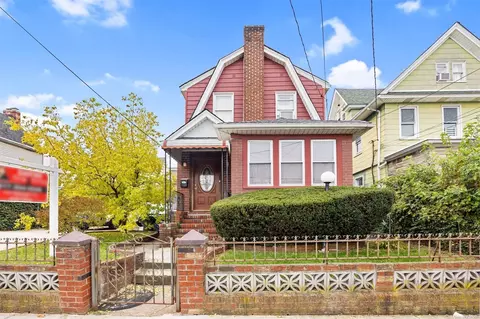 25-42 Curtis St, East Elmhurst, NY 11369