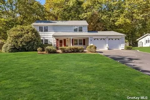 26 Sheppard Ln, Stony Brook, NY 11790