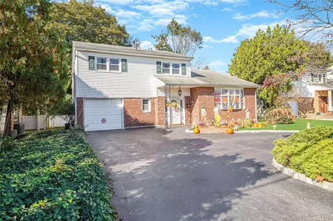 476 N Long Beach Rd, Rockville Centre, NY 11570